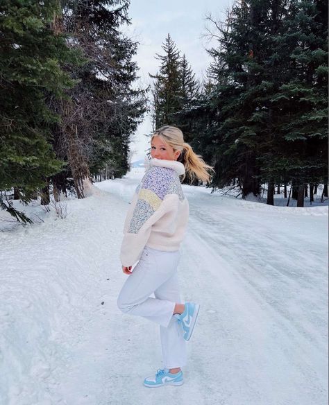 #snow #winter #fashion #aesthetic #snowoutfit #christmas #winteroutfit #nike #sweatervestoutfit #jacketstyle #inspo Cute Snow Photoshoot, Winter Picture Inspo Instagram, Insta Winter Pics, Snow Picture Poses, Cute Snow Poses, Cute Winter Poses, Poses For Snow Pictures, Outfits For Winter Photoshoot, Skiing Poses Pictures