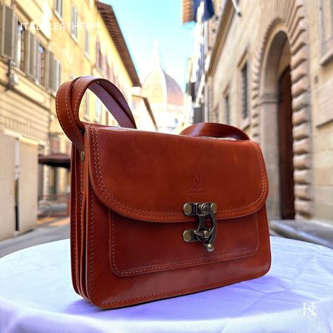 Leather Bags For Women, Italian Leather Purse, Handmade Leather Purse, Handmade Leather Bags, Luxury Leather Bag, Leather Weekender Bag, Leather Weekender, Italian Leather Bags, Brown Crossbody Bag