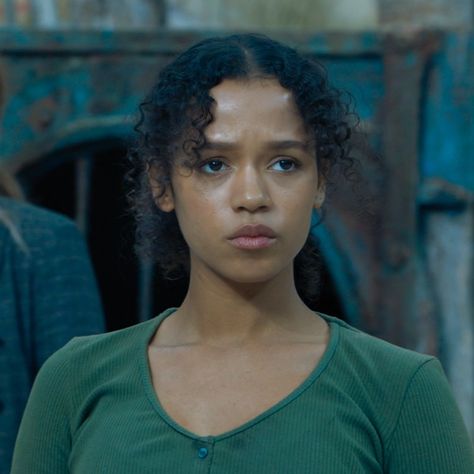 Zoey Davis Escape Room, Taylor Russell Escape Room, Fancasts Female, Taylor Russell Curly Hair, Taylor Russell Lost In Space, Taylor Russell Long Hair, Black Face Claims Women, Taylor Russell Icons, Black Actors Male