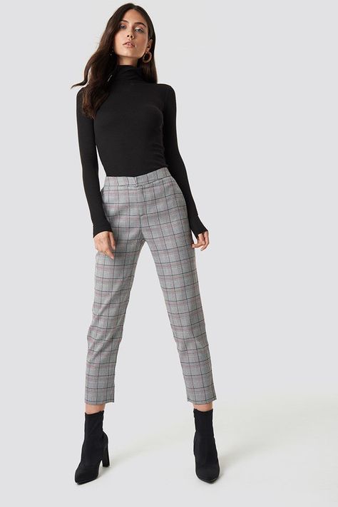 Simple Fashion Outfits Minimal Style, Plaid Pants Outfit, Womens Business Attire, Tops Fall Outfits, Casual Work Attire, Autumn Fashion Casual, Womens Workout Outfits, Casual Work Outfits, Pantalon Large