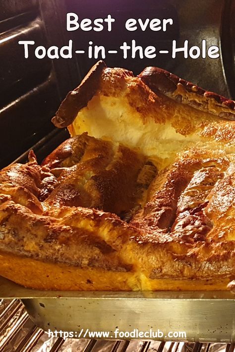 Toad In The Hole For Two, British Food Dinners, Toad In The Hole Recipe Easy, Toad In A Hole Recipe, British Recipes Traditional, British Meals, Traditional British Food, Toad In The Hole Recipe, Toad In A Hole