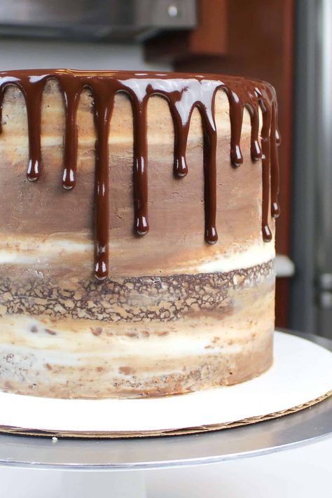 Easy Drip Cake, Ganache Drip Recipe, Drip Cake Tutorial, Drip Cake Recipes, Chocolate Ganache Drip, Ganache Drip, Chocolate Ganache Recipe, Milk Chocolate Ganache, Chocolate Drip Cake