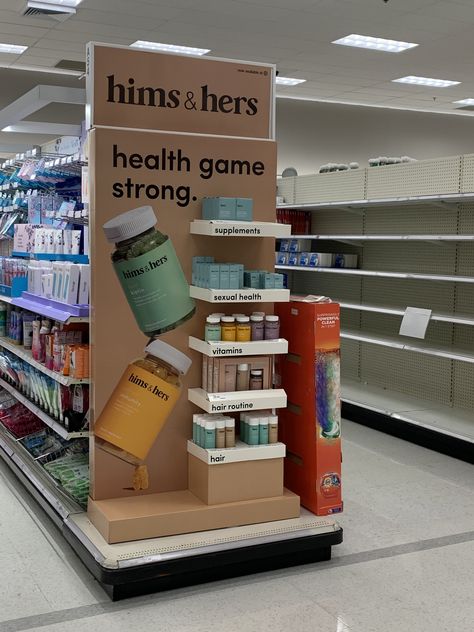 Retail End Cap Display, Vitamin Display Ideas, Shelf Talkers Retail, Endcap Display Design Retail, Store Shelf Display Ideas, Instore Display Design, Shelf Talker Design Ideas, Supermarket Display Ideas, Fsdu Display Design