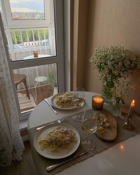 Home Dinner Date Ideas, At Home Dinner Date Ideas, At Home Dinner Date, Home Dinner Date, Dinner Date Ideas, Dinner Date At Home, Date At Home, Dinner Date Aesthetic, Cozy Dinner