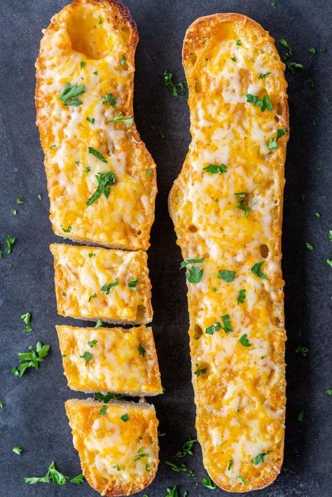 Cheesy Bread Recipe, Slow Cooker Jambalaya, Campbells Recipes, Baguette Recipe, Cheese Bread Recipe, Cheesy Zucchini, French Baguette, Cheesy Bread, Zucchini Bread Recipes