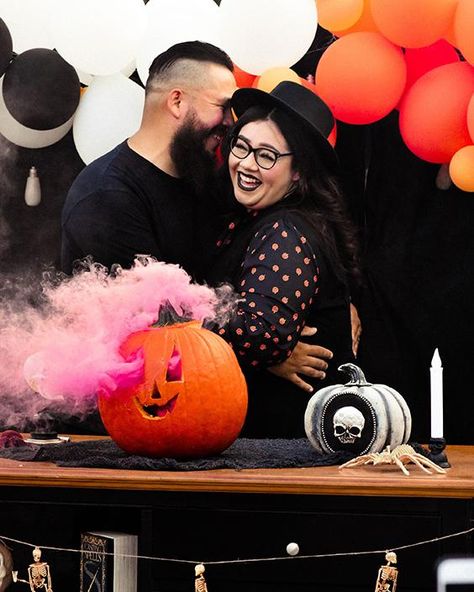 Witchy Gender Reveal Ideas, Cauldron Gender Reveal, Gender Reveal Halloween Theme, Halloween Gender Reveal Ideas, Fall Gender Reveal Ideas, Gender Reveal Halloween, Gender Reveal Pumpkin, Random Baby, Pumpkin Gender Reveal