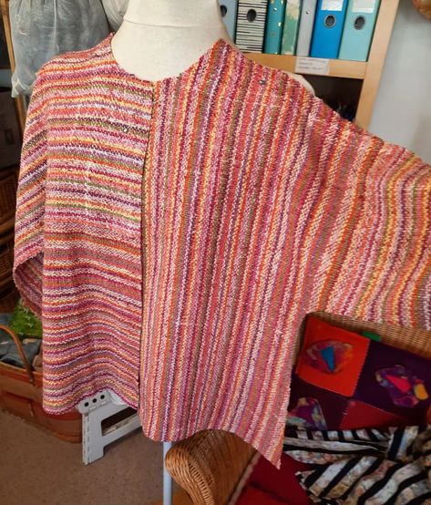 Wear Your Weaving! I'm just starting to make this top, cotton warp, handspun cotton and banana fibre weft. Woven on my 20in Ashford… | Instagram Saori Weaving Clothing, Woven Garments, Handwoven Clothing, Tapestry Loom Weaving, Weaving Patterns Loom, Rigid Heddle Weaving Patterns, Tapestry Loom, Dress Box, Saori Weaving