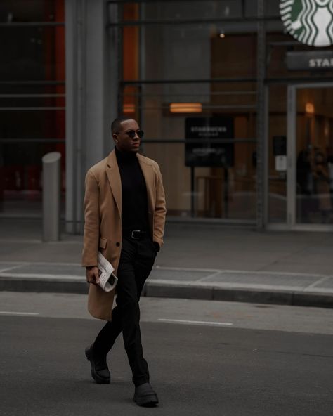 New York Times and the city 🌆 DM to book your shoot 😊 #newyorkphotoshoot #newyorkphotographer #newyorktimes #newyorkcity #fashion #portraitphotography Man City Photoshoot, Men In Suit Poses, Male Street Fashion, Moody Men, Money Photoshoot, Nyc Shoot, Suit Photoshoot, New York Photoshoot, Male Photoshoot