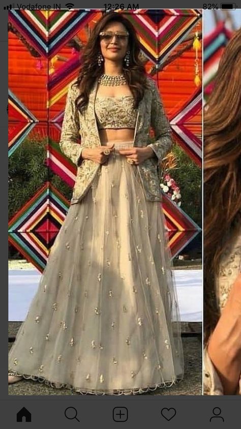 Dress For Bride Sister, Ladies Sangeet, Sangeet Outfit, Function Dresses, Long Gown Design, Bride Sister, Indian Gowns Dresses, Indian Gowns, Designer Dresses Casual