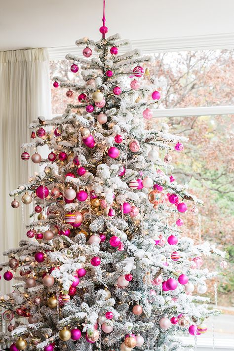 9 Ultra-Chic Monochromatic Christmas Tree Decorating Ideas via Brit + Co Pink Christmas Tree Decorations, A White Christmas, Pink Christmas Decorations, Unique Christmas Trees, Shabby Chic Christmas, Pink Trees, Pink Christmas Tree, Beautiful Christmas Trees, Chic Christmas