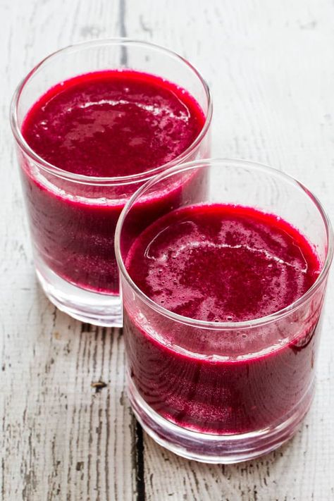 Berry Beet Juice, known simply as the "best red juice" in our house, can be made in just minutes in your #Vitamix blender. No added sugar! Açaí Smoothie, Beet Juice Recipe, Energy Boosting Snacks, Red Juice, Autumn Fruit, Delicious Meal Prep, Beet Smoothie, Acai Smoothie, Juicing Benefits