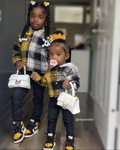 Black Baby Girl Outfits, Black Girls Winter Outfits, Kids Outfits Daughters, Girls Winter Outfits, Black Kids Fashion, Kid Outfits, Sibling Outfits, Fashion Baby Girl Outfits, Sister Outfits