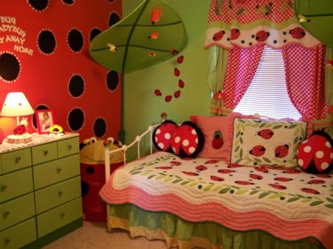 lady bug theme Ladybug Bedroom, Ladybug Room, Ladybug Theme, Pretty Room, Big Girl Rooms, Dream Room Inspiration, Dream Rooms, Dream House Decor, Cool Rooms