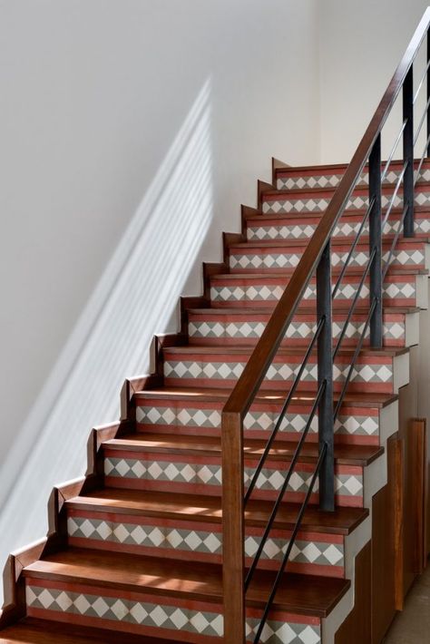 A Tropical House With Essence In A Modernist Manner | Yellow Door Architects - The Architects Diary Staircase Design Traditional, Farmhouse 2023, Staircase Detail, Tiled Staircase, Earthy Elements, Narrow Staircase, Wooden Cladding, Traditional Staircase, Kerala House