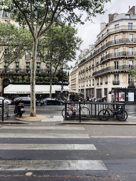 Paris Street Aesthetic, Parisian Street, France Street, Europe Street Aesthetic, Streets In Paris, French Streets, Street Cafe, Paris Sidewalk, Street Aesthetic