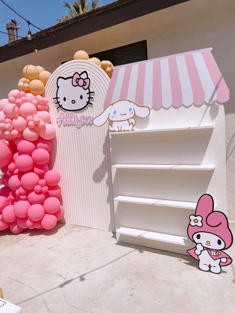 Sanrio First Birthday, Hello Kitty Cafe Party, Sanrio Centerpiece Ideas, Hello Kitty And Friends Birthday Party, My Melody Birthday Theme, Sanrio Themed Party, Sanrio Birthday Party, Hello Kitty Centerpieces, Hello Kitty Party Supplies