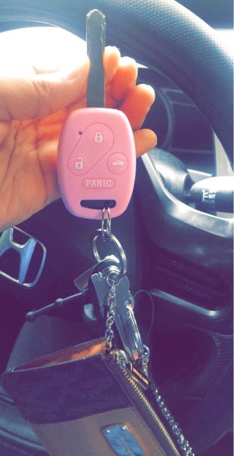 Honda Accord Accessories, Honda Civic Accessories, Honda Key, Keychain Aesthetic, Preppy Car, Honda Accessories, Bling Car Accessories, New Car Accessories, Girly Car Accessories