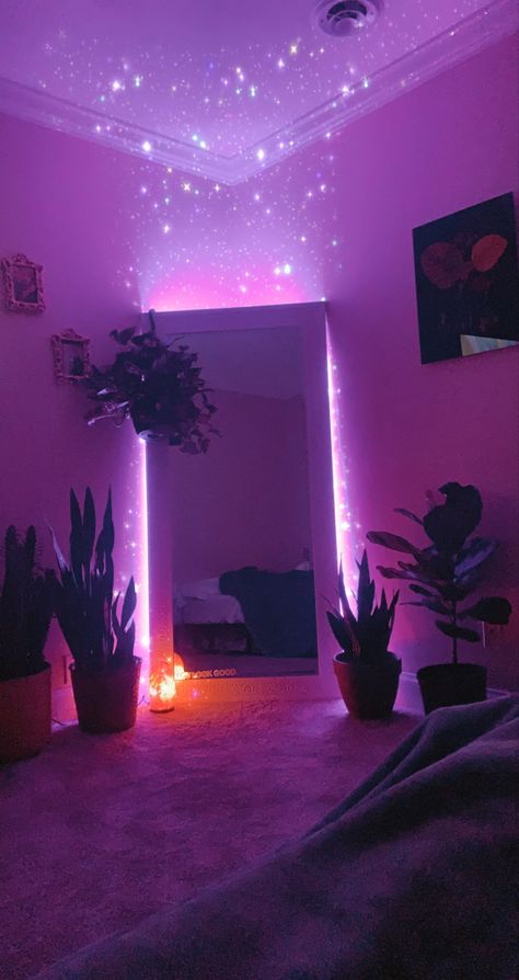 Sustainable Living Room, Purple Bedrooms, Purple Bedroom, Chill Room, Dream Apartment Decor, Future Apartment Decor, Dekorasi Kamar Tidur, Room Redesign, Living Room Decor Ideas