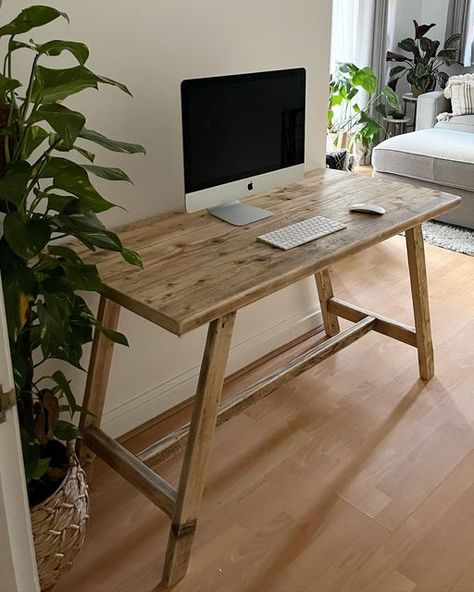 TheDancingWoodman on Instagram: "Introducing the Jasmine rustic desk. . Made from completely reclaimed locally sourced timber. Each piece will have its own individual rustic charm meaning no two pieces will be the same. . Seen here in the natural finish . New in to the shop and now available to buy from thedancingwoodman.com and thedancingwoodman.etsy.com 🕺🏼" Vintage Wood Desk, Rustic Office Desk, Timber Desk, Office Farmhouse, Rustic Office, Rustic Desk, Matching Chairs, Reclaimed Timber, Reclaimed Pine