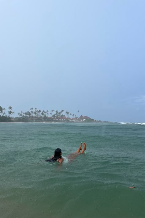 sri lanka rainy season tropical weather ocean rain girl aesthetics Rainy Tropical Aesthetic, Story Inspo Aesthetic, Sri Lanka Aesthetic, Surf Girl Aesthetic, Sri Lanka Honeymoon, Ocean Rain, Bali Girls, Lost Frequencies, Marine Science