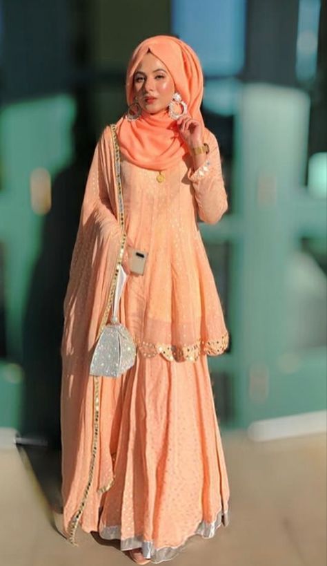 Hijab On Sharara, Hijab On Gharara, Sharara With Hijab, Hijab With Traditional Dress, Gharara With Hijab, Pakistani Dresses With Hijab, New Party Wear Dress, Hijab Design, Gharara Designs