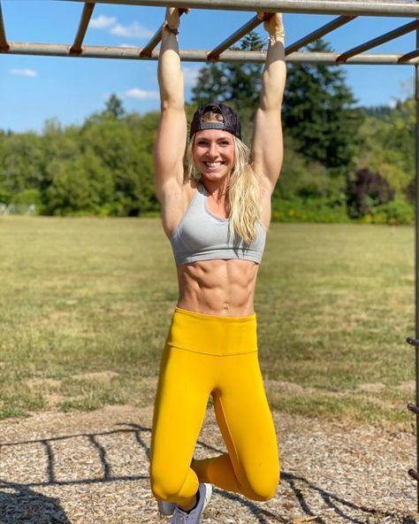 Claire P. Thomas on Instagram: “Monkey around & challenge yourself w/ this back & core circuit!💪🐒🔥 . Back & abs are my two favorite muscle groups to work, so I combined…” Claire P Thomas, Workouts At Home For Women, Ab Workouts At Home, Best Lower Ab Exercises, Core Circuit, Claire Thomas, Gym Center, Abs Workouts, Workouts Gym