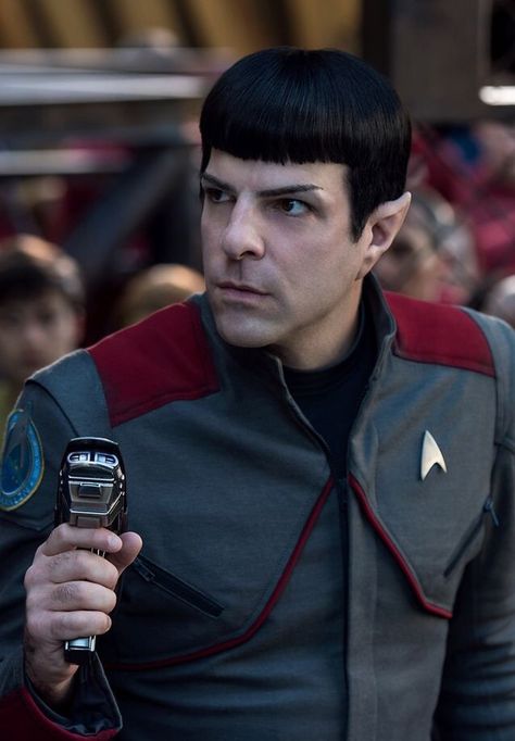 Mr. Spock. Kino Box, Leonard Mccoy, Star Trek Reboot, John Cho, Anton Yelchin, Film Star Trek, Star Trek 2009, Star Trek Spock, Space Movies