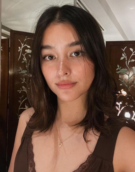 Nose Proportions Drawing, Liza Soberano, Celebrity Look, Pretty Face, Selfies, Pretty People, Makeup Looks, Hair Makeup, Hair Cuts