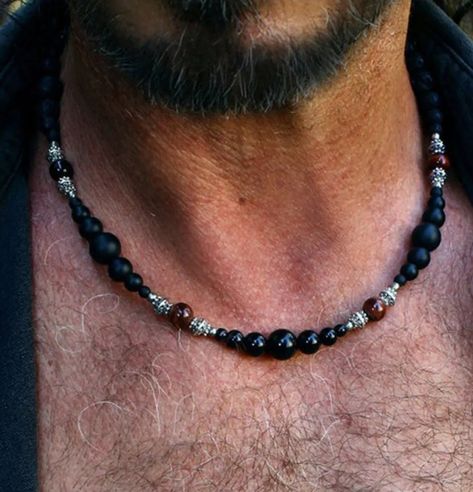 Masculine Jewelry Diy, Men Beaded Jewelry, Men Choker, Masculine Jewelry, Mens Beaded Necklaces, Boho Style Necklaces, Beads Bracelet Design, Diy Wire Jewelry, Beaded Bracelet Patterns