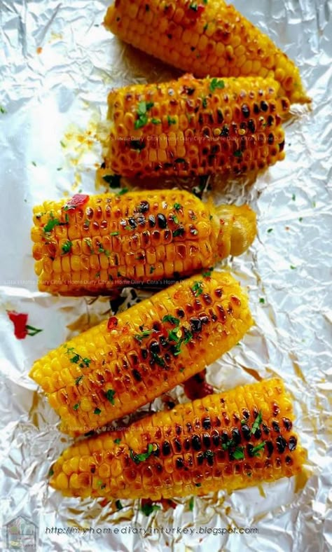 Corn On The Cob Grilled, Vegetables Platter, Bbq Corn On The Cob, Grilled Corn On Cob, Best Grilled Vegetables, Vegetables Grilled, Grilled Corn Recipes, Bbq Corn, Grilled Corn On The Cob