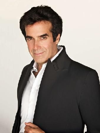 David Copperfield Magician, Penn And Teller, David Copperfield, Magazine Shoot, Richest Celebrities, Vegas Shows, Black Entertainment, Las Vegas Shows, Claudia Schiffer