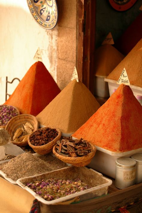 Types Of Spices, Rock The Casbah, African Spices, Desert Dreamer, Moroccan Spices, Ras El Hanout, Spices And Herbs, Spice Blends, Food App