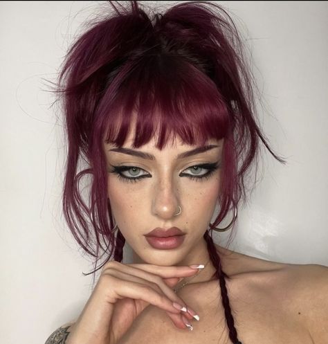 Dark Feminine Aesthetic Hairstyles, Dark Magenta Hair, Y2k Dark Aesthetic, Aesthetic Black Cat, Black Cat Energy, Witch Ideas, Dark Pink Hair, Cat Energy, Dark Feminine Energy