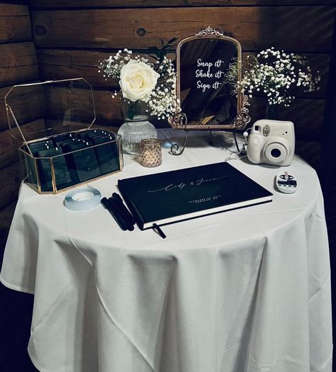 Wedding Welcome Table, Wedding Guest Book Table, Polaroid Wedding, Polaroid Guest Book, Welcome Table, Dream Wedding Decorations, Guest Book Table, Photo Guest Book, Future Wedding Plans