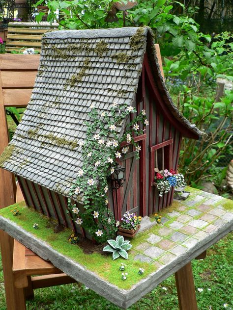 Garden of Miniatures: Garden shed Miniature Village Garden, Dollhouse Rooftop Garden, Miniature Outdoor Scene, Mason Jar Garden, Dollhouse Garden Shed, Millers Garden Miniature, Dollhouse Garden, Rustic Birdhouse, Fairy House Diy