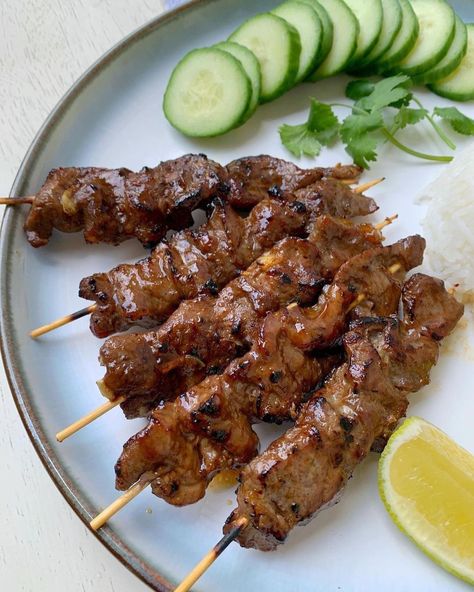 Beef Skewers, Vietnamese Cuisine, Think Again, Asian Cooking, Beef Dishes, Fish Sauce, Pretty Food, Skewers, Lunch Recipes