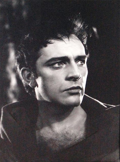 (handsome) Richard Burton as Hamlet taken on stage at the Old Vic, 1951 by Angus McBean Welsh Actors, Angus Mcbean, Burton And Taylor, Henry Iv, Stage Production, Richard Burton, Hollywood Men, Shakespeare Plays, Christian Bale