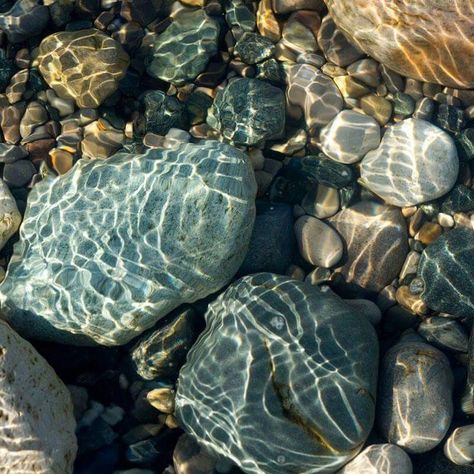 Crystal Seashells, Summer Board, Rock Aesthetic, Lake Huron, Rock Pools, Color Studies, Water Painting, River Rock, 그림 그리기