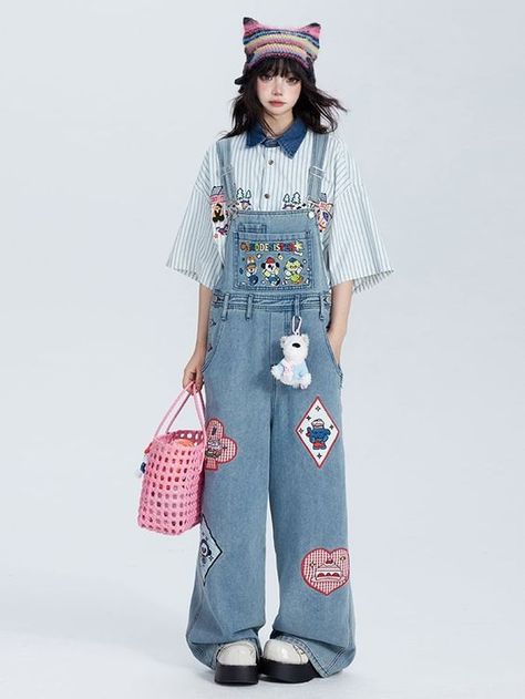 It never came but it did return my money Kawaii Cozy Outfit, Overalls Cute Aesthetic, Overall Style Outfits, Kawaii Street Style, Casual Artist Outfit, Cozy Clothing Aesthetic, Artsy Overalls Outfit, Kawaii Simple Outfits, Cute Active Outfits