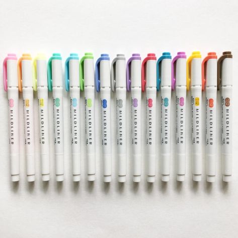 Mildliner Highlighters, Watercolor Branding, Best Highlighter, Zebra Mildliner, Fog Linen Work, Loose Leaf Paper, Paper Plants, Cute Stationary, Japanese Stationery