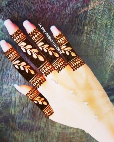 https://youtu.be/gPtSahOT4rE Style Mehndi Design, Henna Mehndi Designs, Front Hand Mehndi Design, Front Hand Mehndi, Designs Mehndi, Hand Mehndi Design, Unique Bangle, Simple Mehndi Designs, Mehndi Design