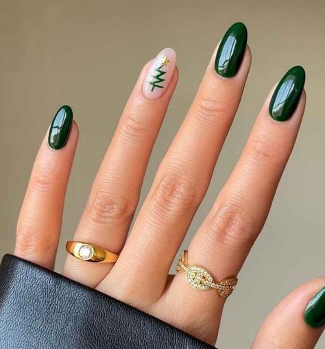 30+ Sophisticated Emerald Green Nails for Winter - The Mood Guide Emerald Green Nails, Aesthetic Nail Art, Santa Nails, Aesthetic Nail, Candy Cane Nails, Tree Nails, White Glitter Nails, Green Nail Designs, Cute Christmas Nails