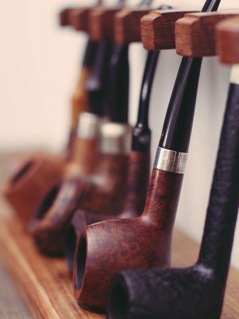 Cigars, Pipe Aesthetic, Estate Pipes, Briar Pipe, Red Beard, Pipes And Cigars, Cigars And Whiskey, Mens Club, Easy Steps