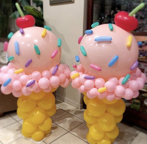 Ice Cream Balloons, Ice Cream Party Theme, Ice Cream Party Decorations, Candy Theme Birthday Party, Deco Ballon, 2nd Birthday Party For Girl, Candy Land Birthday Party, Candy Land Christmas Door, Pastel Cupcakes