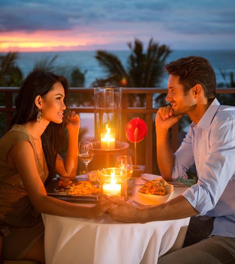 55 Romantic Date Ideas For Couples Couples Dinner, Unique Date Ideas, Romantic Questions, Romantic Photos Couples, Romantic Date Ideas, Romantic Night, Candle Light Dinner, Photo Poses For Couples, Date Ideas