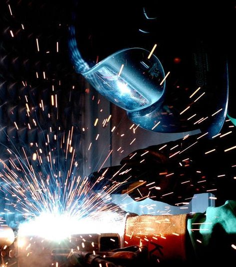 Shielded Metal Arc Welding, Welding Training, Types Of Welding, Welding Gloves, Tig Welder, Mig Welder, Welding Process, Diy Welding, Mig Welding