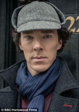 Sherlock Sherlock Hat, Sherlock Holmes Hat, Sherlock Scarf, Sherlock Holmes 3, Danny Ocean, Mark Gatiss, Star Trek Into Darkness, Bbc Tv Series, Sherlock 3