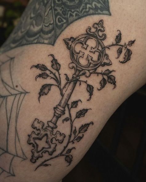 Sam ✵ Claw on Instagram: "Fresh gothic tracery key and healed candelabra on my darlin @kllsym 🖤 thank you as always  ✥ ✥ ✥ #gothicart #gothictattoo #gothictracery #oldkey #antiquekey #skeletonkey #darkartists #healedtattoo #candelabratattoo #gothicstyle #gothicart" Gothic Tracery, Optical Illusion Tattoos, Illusion Tattoos, Framed Tattoo, Key Tattoos, Key Tattoo, Spooky Tattoos, Full Body Tattoo, Gothic Tattoo