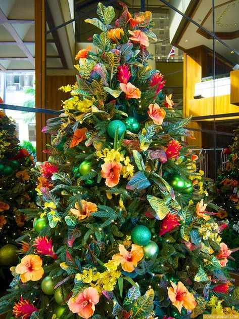 Hawaiian Christmas Decorations, Hawaiian Christmas Tree, Tropical Christmas Decorations, Tropical Christmas Trees, Caribbean Christmas, Hawaii Christmas, Florida Christmas, Coastal Christmas Decor, Hawaiian Christmas