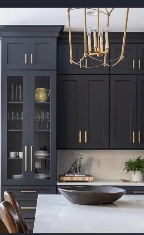 Kitchen With Black Cabinets, Best Kitchen Cabinets, Blue Kitchen Cabinets, Apartment Bathroom, Kitchen Cabinet Colors, Kitchen Room Design, Kitchen Inspiration Design, Black Cabinets, Counter Tops